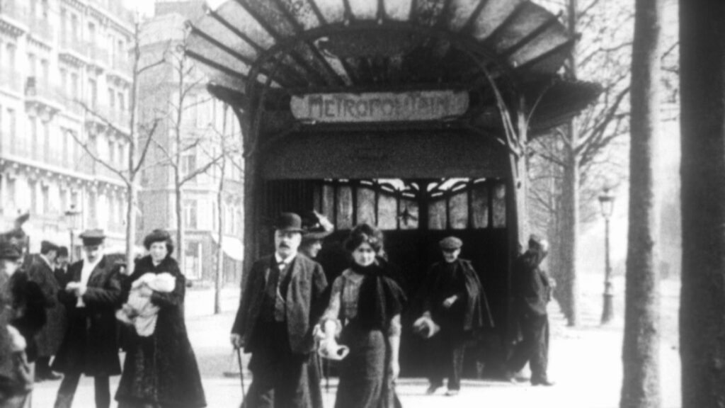 DANS LES COULISSES DU MÉTRO DE PARIS